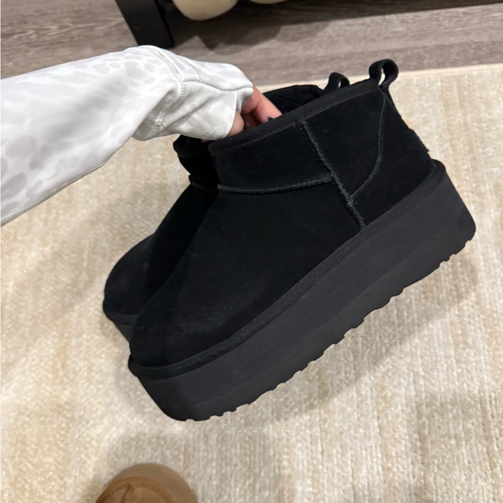Ugg Boots Platform Black Size 8
